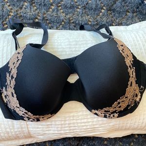 NWOT Wacoal bra size 36 D